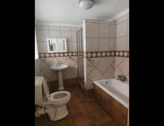 2 BEDROOM FLAT TO LET IN VAALPARK